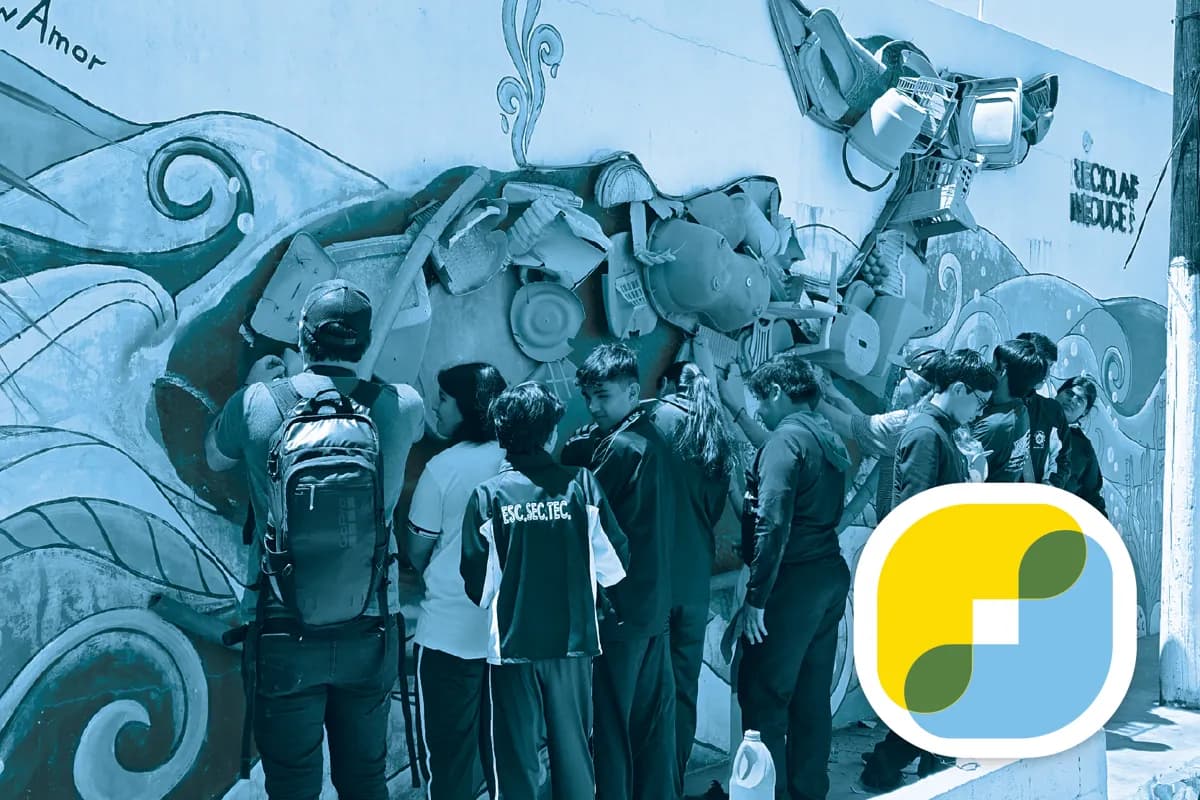 Estudiantes de la Secundaria Técnica No. 52 de Altata revitalizan el mural “Va´llena de Paz”